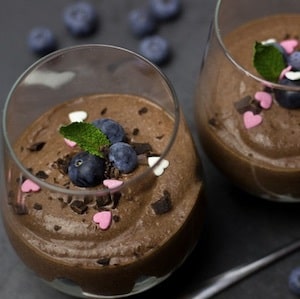 Dark chocolate mousse and decaffeinated coffee