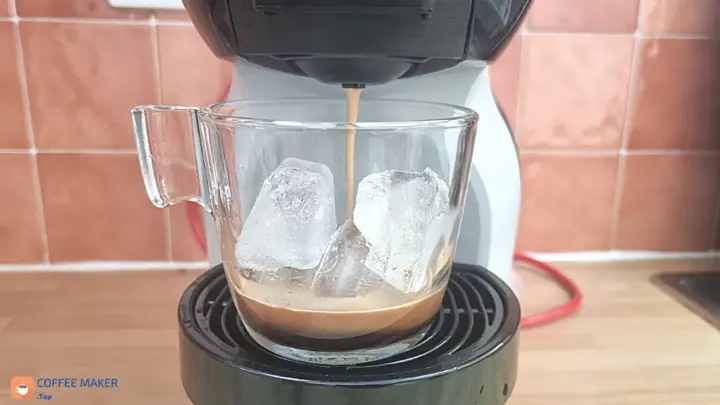 Preparing espresso over ice